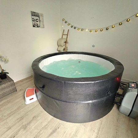Апартаменты Le Pont T3 Etoile Avec Jacuzzi Сен-Мелуар-дез-Онд Экстерьер фото