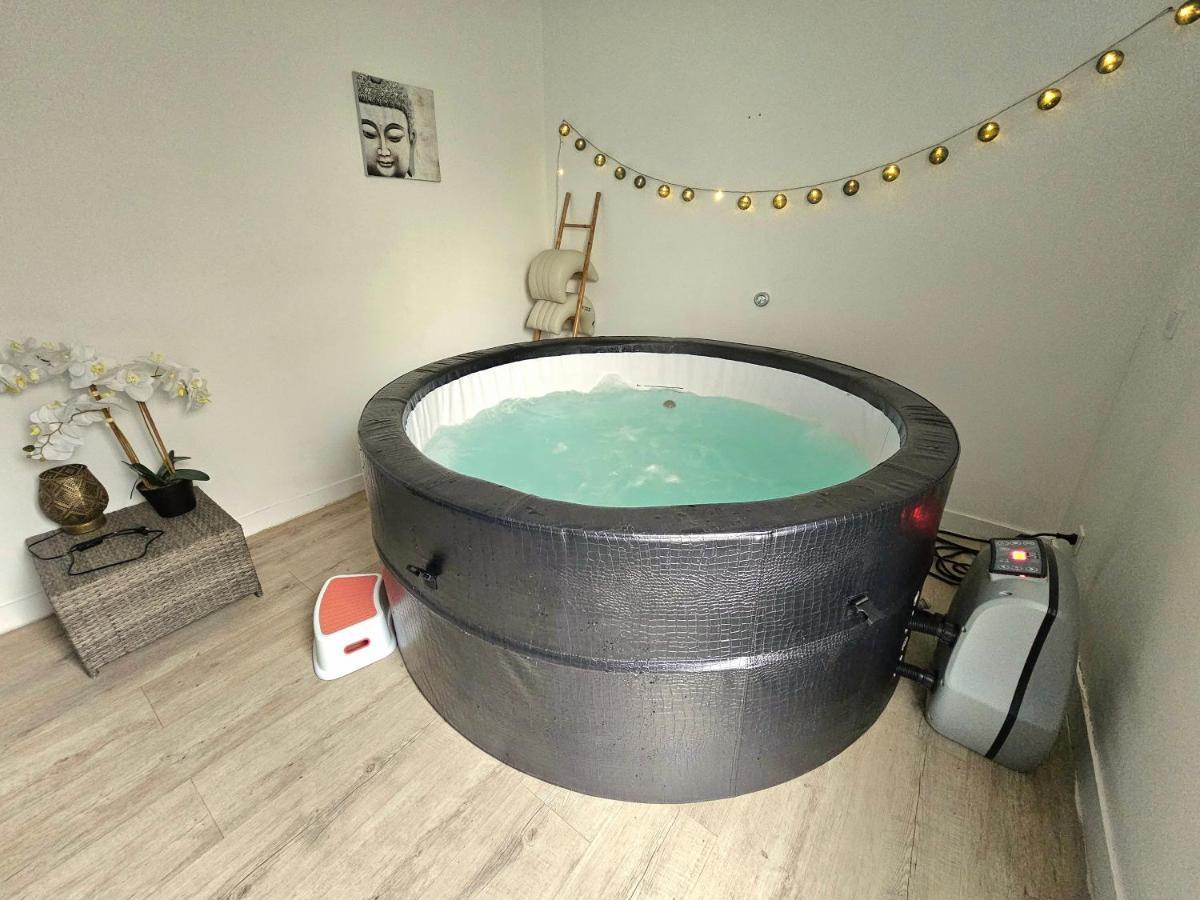 Апартаменты Le Pont T3 Etoile Avec Jacuzzi Сен-Мелуар-дез-Онд Экстерьер фото